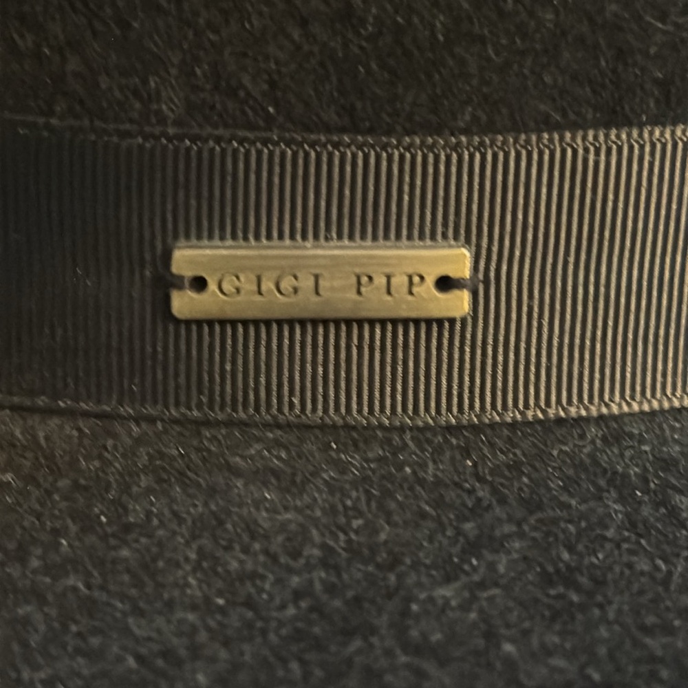 GIGI PIP Black Hat with Gold Logo - Picture 2 of 6